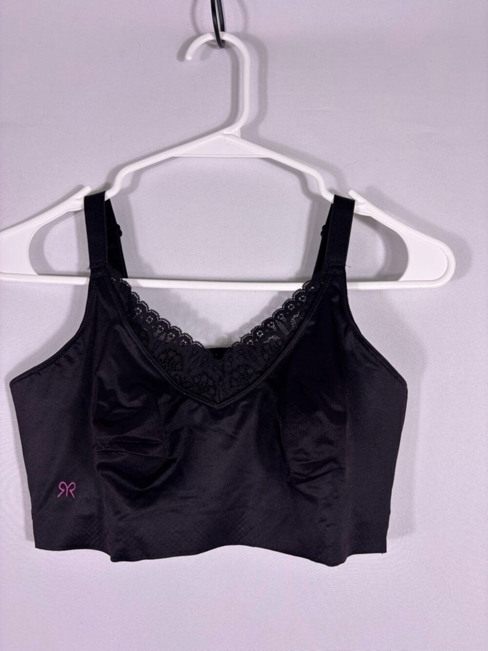 NWOT Ruby Ribbon Seamless Shaping Bra Black Lace Trim Wireless Support Size 32